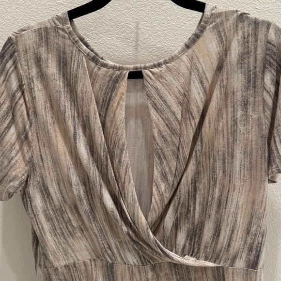 Lisa Rinna Collection Women's Tan Top size medium - Picture 6 of 6